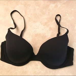 Wear everywhere bra Pink VS t-shirt bra