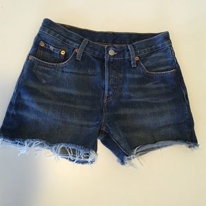501 Levis cut off shorts