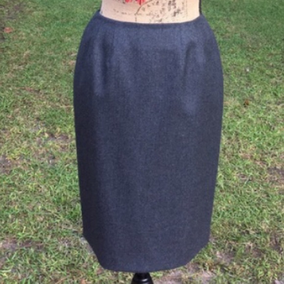 Lord & Taylor Petites Wool Skirt Size 4P - Picture 2 of 4