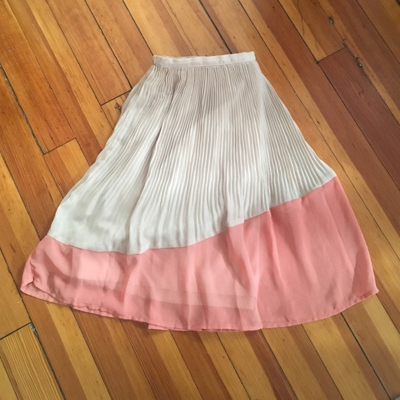 Price cut! Tan and coral skirt - Picture 2 of 2