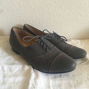 Naturalized grey lanny oxford