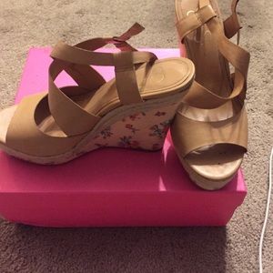 Jessica Simpson wedges