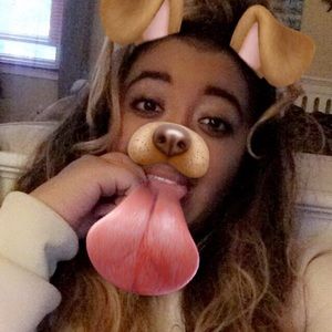 Meet your Posher, Mia