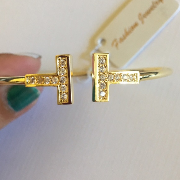 LAST ONE 💕Gold Rhinestone Line Bracelet - Picture 3 of 4