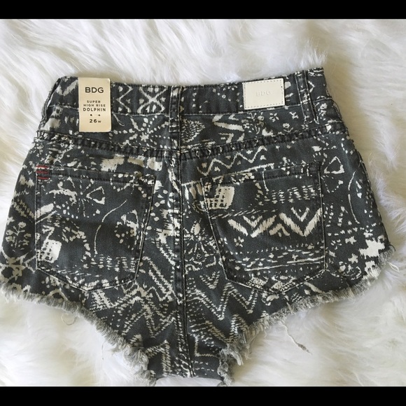 BDG Hish Rise Aztec Shorts - Picture 4 of 4