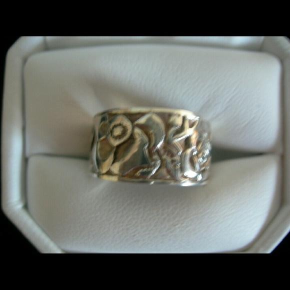 Jewelry - Sterling  Silver 9.25 ring