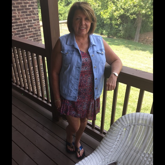 Meet your Posher, Pam - Picture 1 of 3