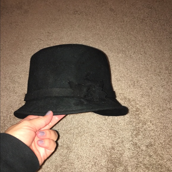 Winter hat with flower! - Picture 2 of 3