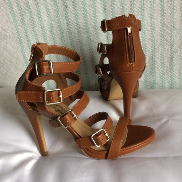 Size 6 Charles Albert Heels