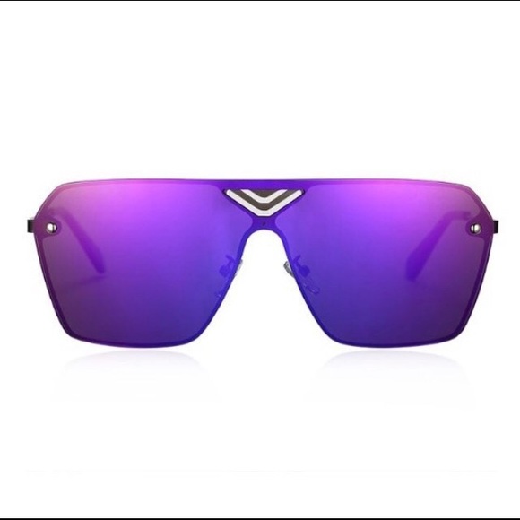 Absolutely Amazing Purple Oversized Sunglasses - Picture 1 of 3