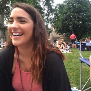 Meet your Posher, Abby