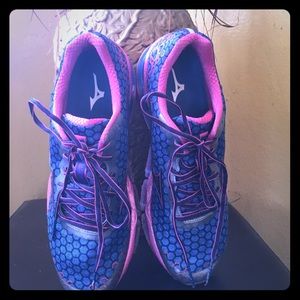 Authentic Mizuno sneakers