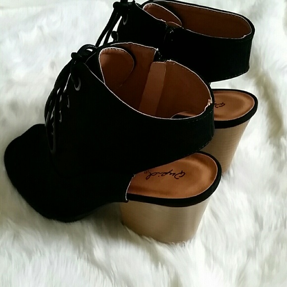 LAST PAIR! 🎉2XHP Best in Gifts 11/10🎉 - Picture 3 of 4