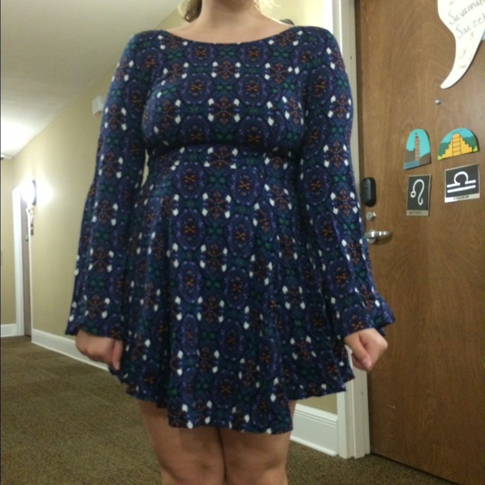 Dress - Picture 3 of 3