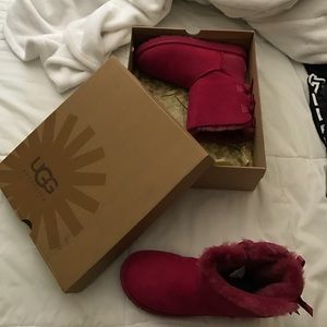 UGGS (BEST OFFER)