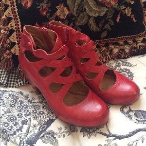 Sweet red kitten heels