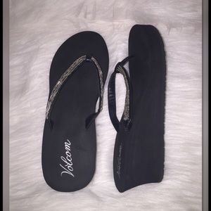 Black Volcom Wedge Flip Flop Sandals