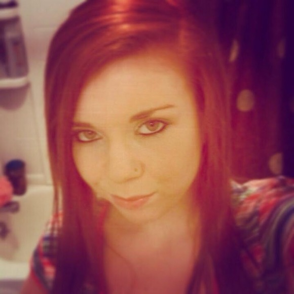 Meet your Posher, Brenna - Picture 2 of 2