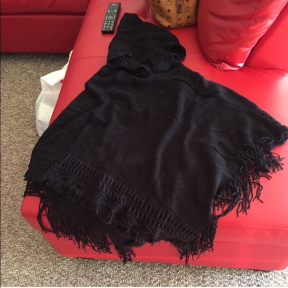 🆕 Knit Poncho ♨️SOLD♨️ - Picture 2 of 4