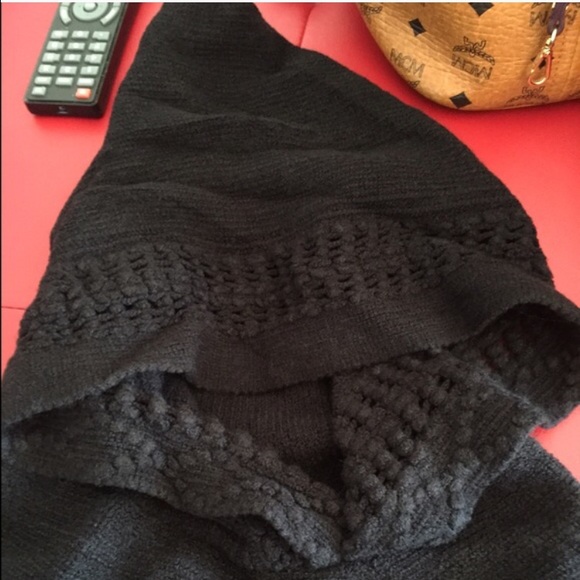 🆕 Knit Poncho ♨️SOLD♨️ - Picture 4 of 4