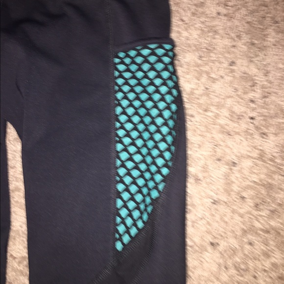 Workout tights - Picture 2 of 3