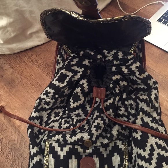 Aztec Backpack - Picture 3 of 4