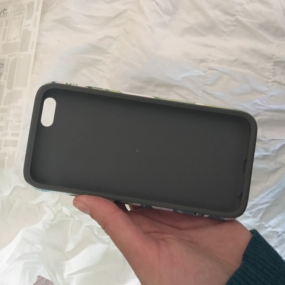 Skinit iPhone case - Picture 3 of 4