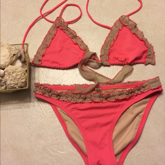VS 2 piece bikini top S, bottom XS. 😎💅🏻