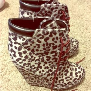 Spice girls Black and white cheetah wedges
