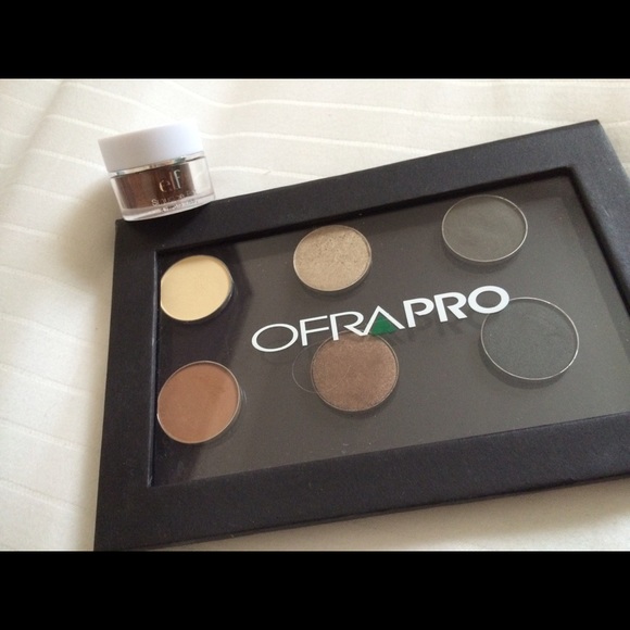 ~~SOLD~~ Makeup bundle!! - Picture 2 of 4