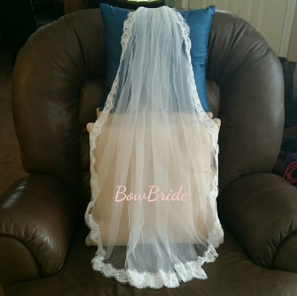 Gorgeous Bridal Wedding Lace Edge Veil
