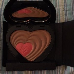 NEW TOO FACED BLUSHING BRONZER: CARRIE AND BIG