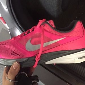 Nike tennis shoes