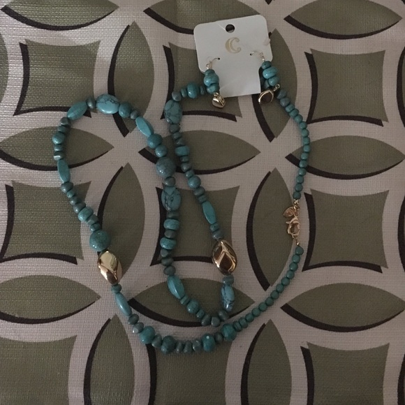 Turquoise necklace with earrings