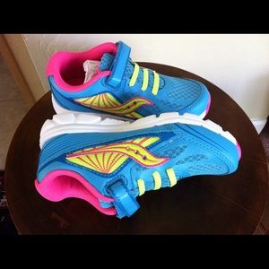 Athletic shoes
