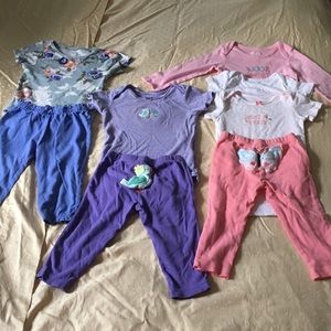 12 month baby girl bundle. Carter's (8 pieces)