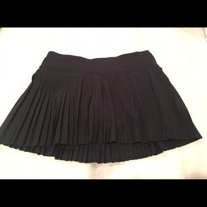 Lululemon Pleat to the street ii skirt. Size 4.