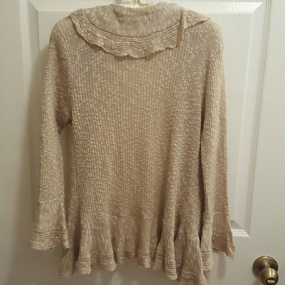 Queenspark woman's beige gardigan. - Picture 2 of 4