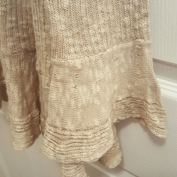 Queenspark woman's beige gardigan. - Picture 3 of 4