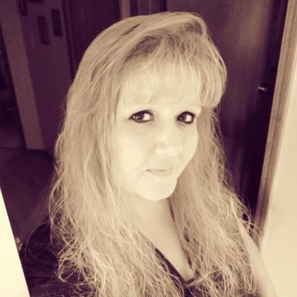 Meet your Posher, Lori - Picture 1 of 1