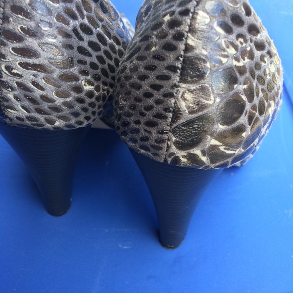 Shoes - Picture 3 of 4