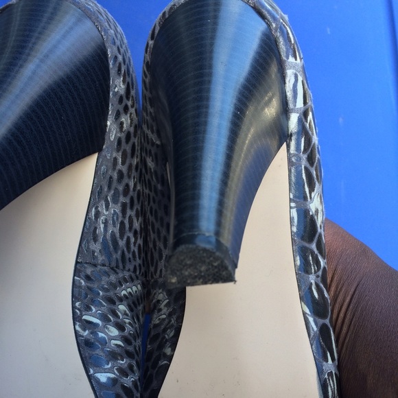 Shoes - Picture 4 of 4