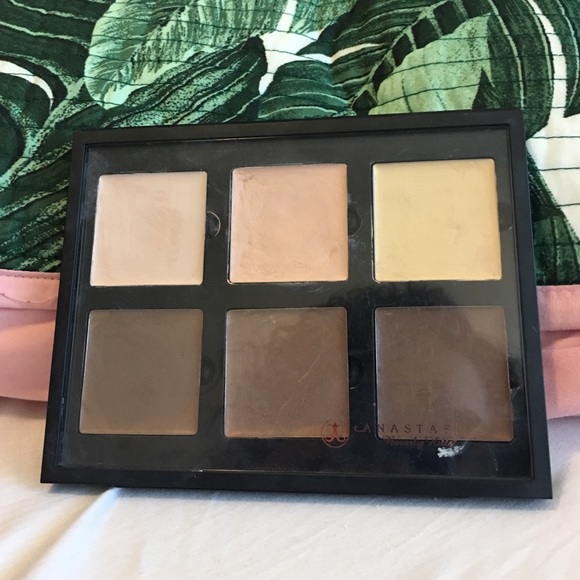 Anastasia Beverly Hills Cream Contour