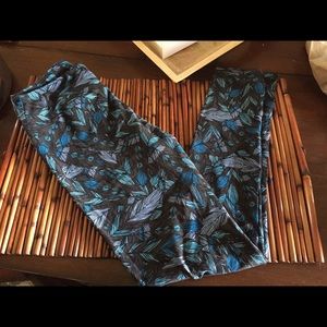 NWT OS feather Lularoe leggings