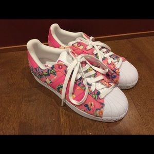 BRAND NEW adidas Superstar Pink Floral Size 6.5 US