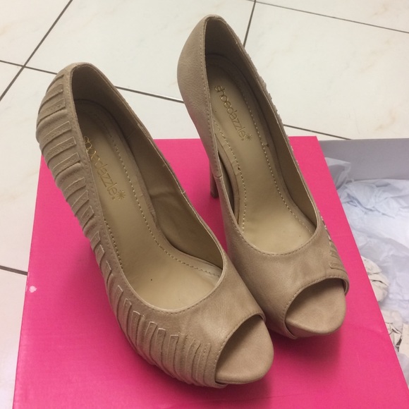 Shoe Dazzle Shoes - Show dazzle 6inch heels