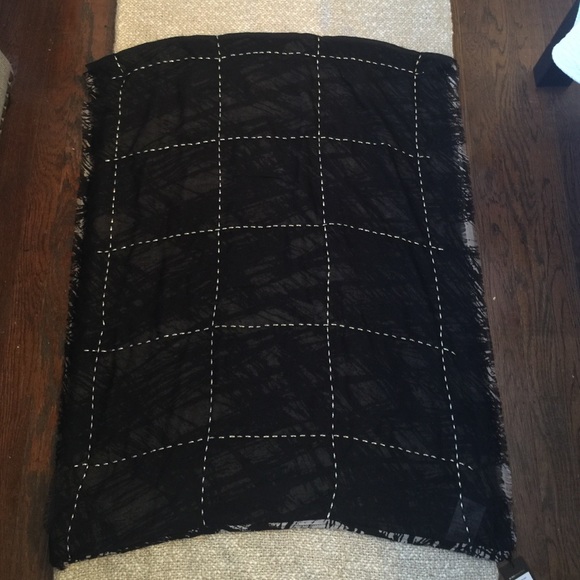 BCBG infinity scarf - Picture 5 of 6