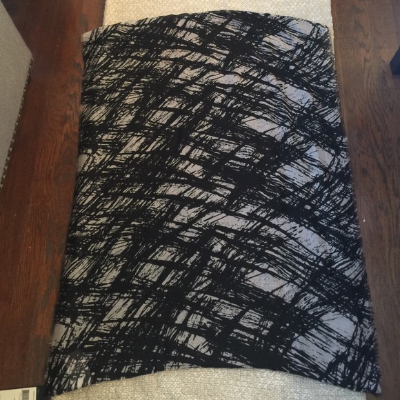 BCBG infinity scarf - Picture 6 of 6