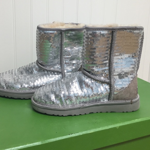 UGG boots size 4. New without box