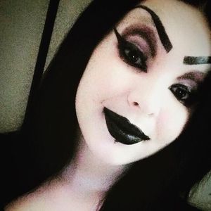 Meet your Posher, Layla